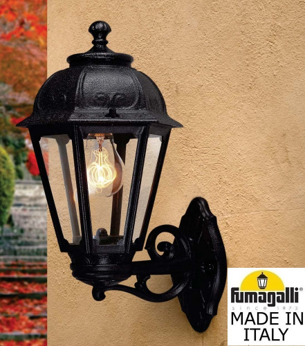 Настенные уличные светильники — полезное украшение дома
